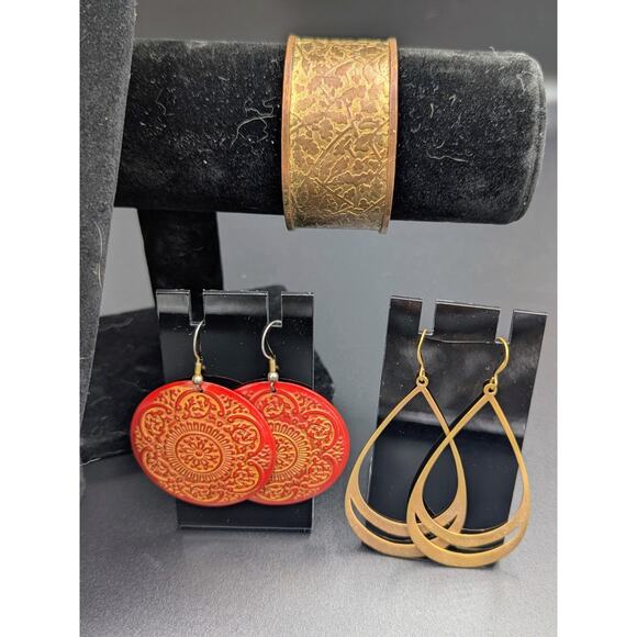 Boho Mixed Metal Jewelry Set – Berry necklace and more (4-Piece Bundle) - Picture 2 of 4